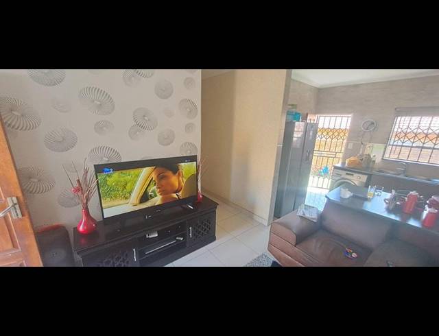 3 BEDROOM TOWNHOUSE FOR SALE IN WITPOORTJIE